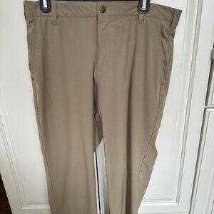 ADIDAS Ultimate365 Mens Performance Golf Pants Size 34/30 Stretch Khaki Tan